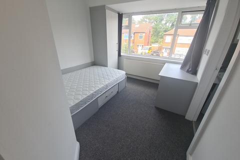 6 bedroom house to rent, St. Annes Drive, Leeds LS4