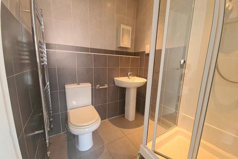 6 bedroom house to rent, St. Annes Drive, Leeds LS4