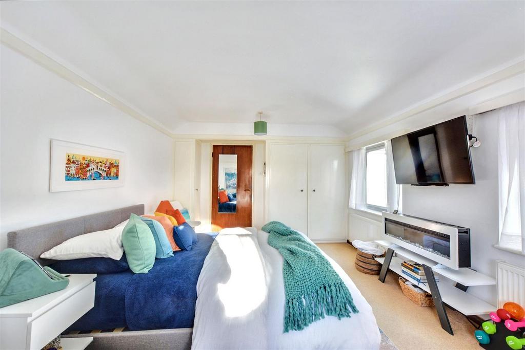 Bedroom 2 3.jpeg