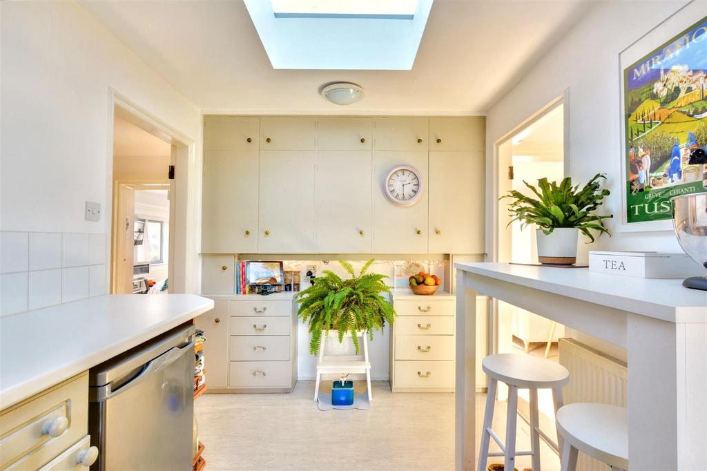 Kitchen 3.jpeg