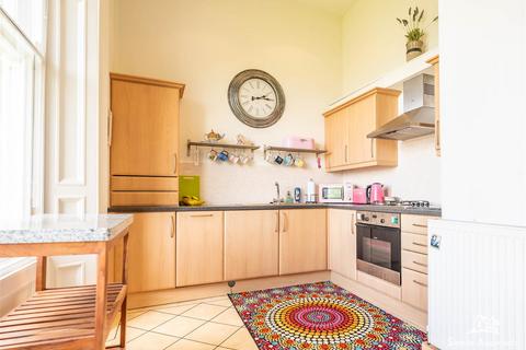 4 Hamilton Gardens, Perth, PH2 0SX