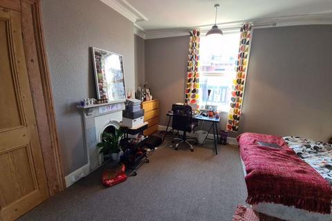 6 bedroom house to rent, Ridgeway Terrace, Leeds LS6