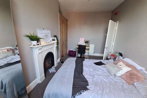 6 bedroom house to rent, Ridgeway Terrace, Leeds LS6