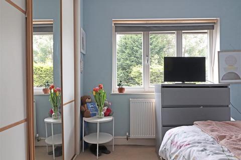 undefined, Woodlands Road, Redhill