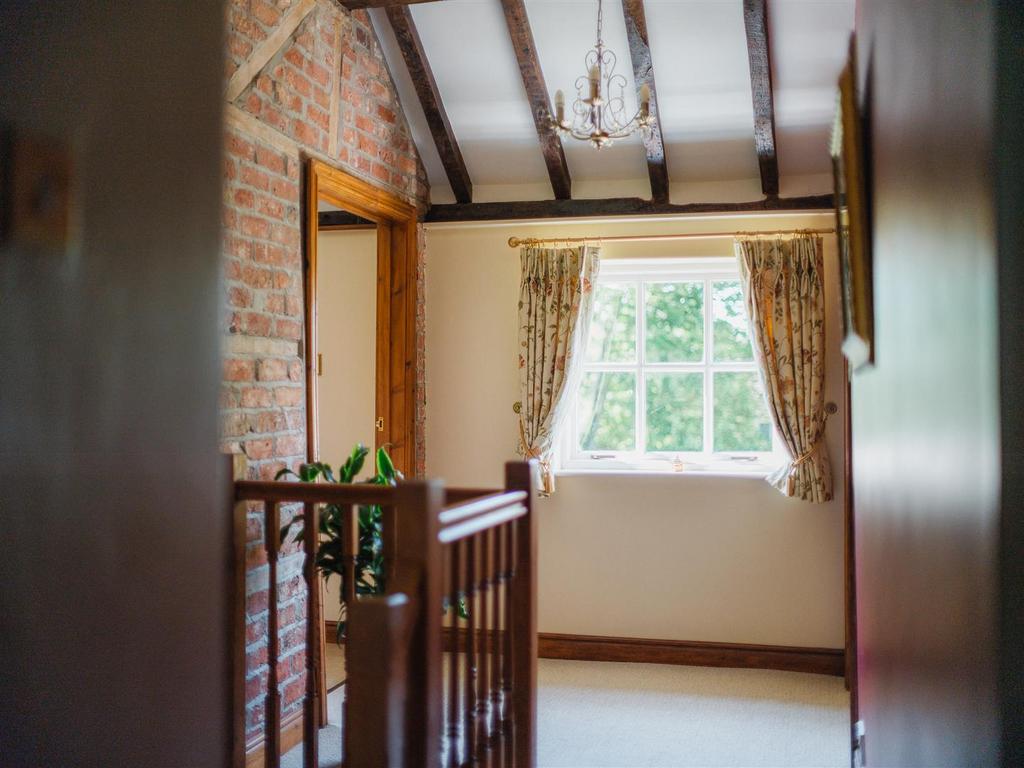Interior029.jpg