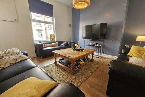 6 bedroom house to rent, Cliff Mount, Leeds LS6