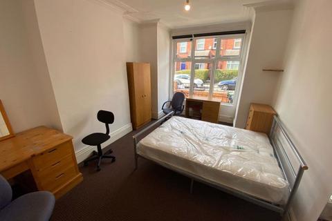 6 bedroom house to rent, Chestnut Avenue, Leeds LS6