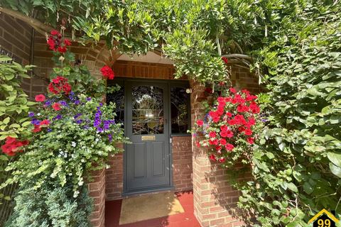 undefined, The Rowans, Gerrards Cross, United Kingdom, SL9