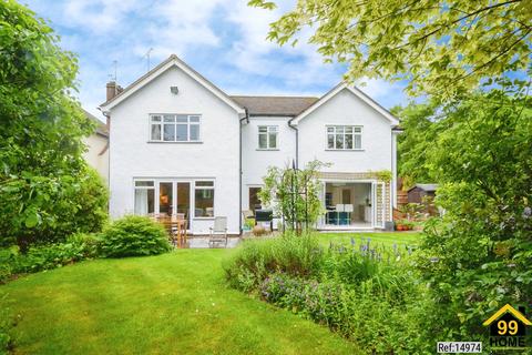 undefined, The Rowans, Gerrards Cross, United Kingdom, SL9