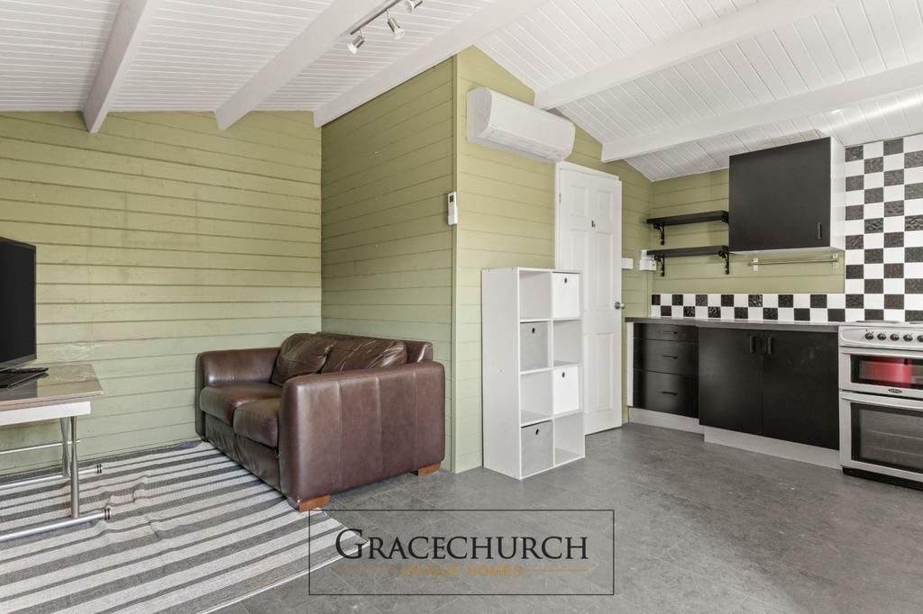 Summer house lounge