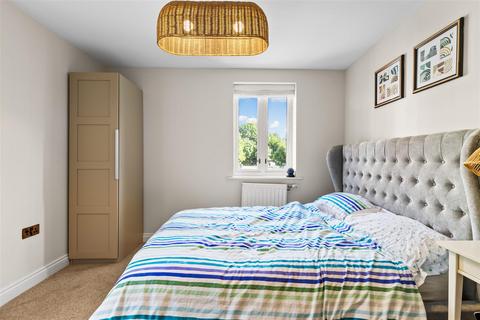 2 bedroom flat for sale, Chalfont Road, London