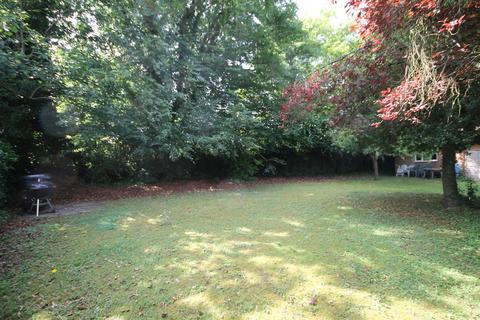 3 bedroom apartment for sale, HAWKWOOD RISE, GREAT BOOKHAM, KT23