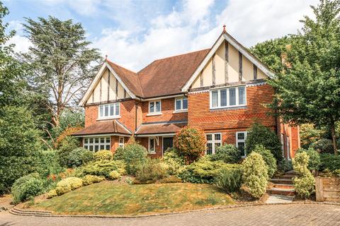 Kingsglade Forest Drive, Kingswood, Tadworth, KT20 6LU