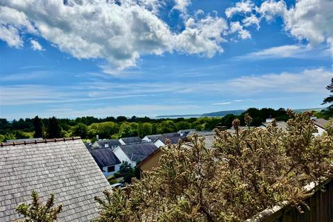 5 bedroom detached house for sale, Ala Road, Pwllheli