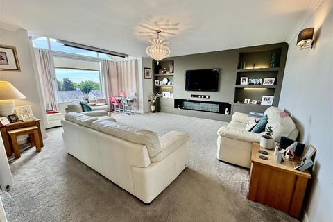 5 bedroom detached house for sale, Ala Road, Pwllheli