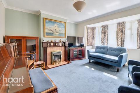 undefined, Woodside, Leigh-On-Sea