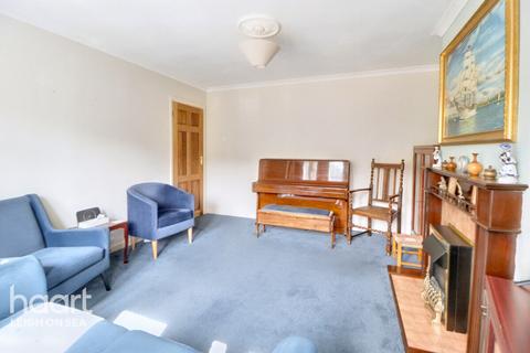 undefined, Woodside, Leigh-On-Sea