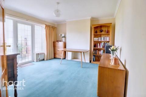 undefined, Woodside, Leigh-On-Sea