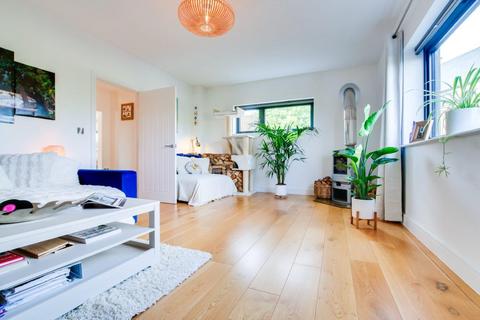 14 Blumer Lock, Yalding, Maidstone, ME18 6AD