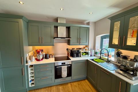 2 bedroom flat for sale, Chapeltown Street, Manchester, M1