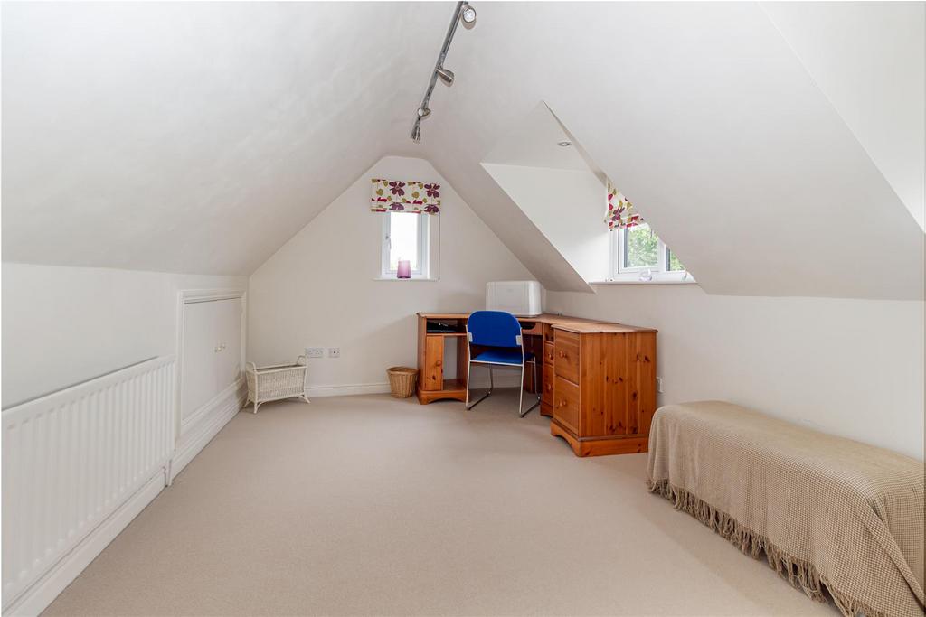 Bedroom-4-3.jpg