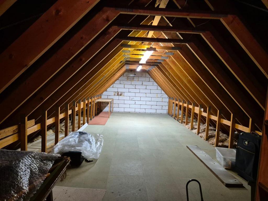 Loft 2.jpg