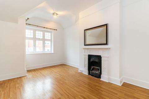 2 bedroom maisonette to rent, Wellington Road, Watford, WD17