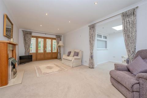 4 Lea Green Lane, Wythall, Birmingham, B47 6HE