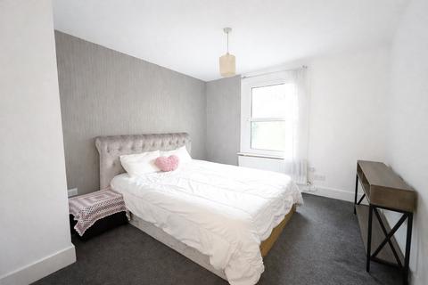 2 bedroom maisonette for sale, Ringstead Road, London, SE6