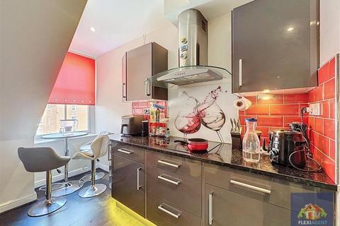 2 bedroom apartment for sale, Marine Gate Mansions, Southport PR9