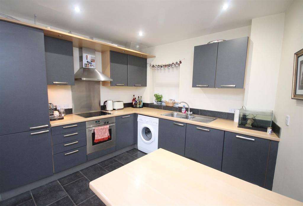 Kitchen 1.jpg