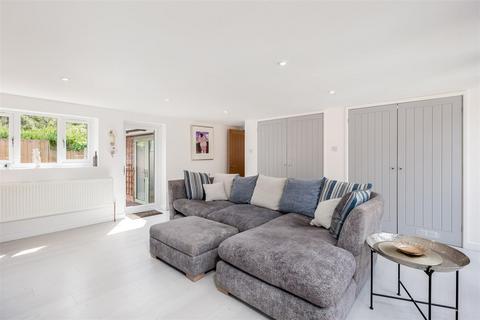 undefined, Moreton Paddox, Moreton Morrell
