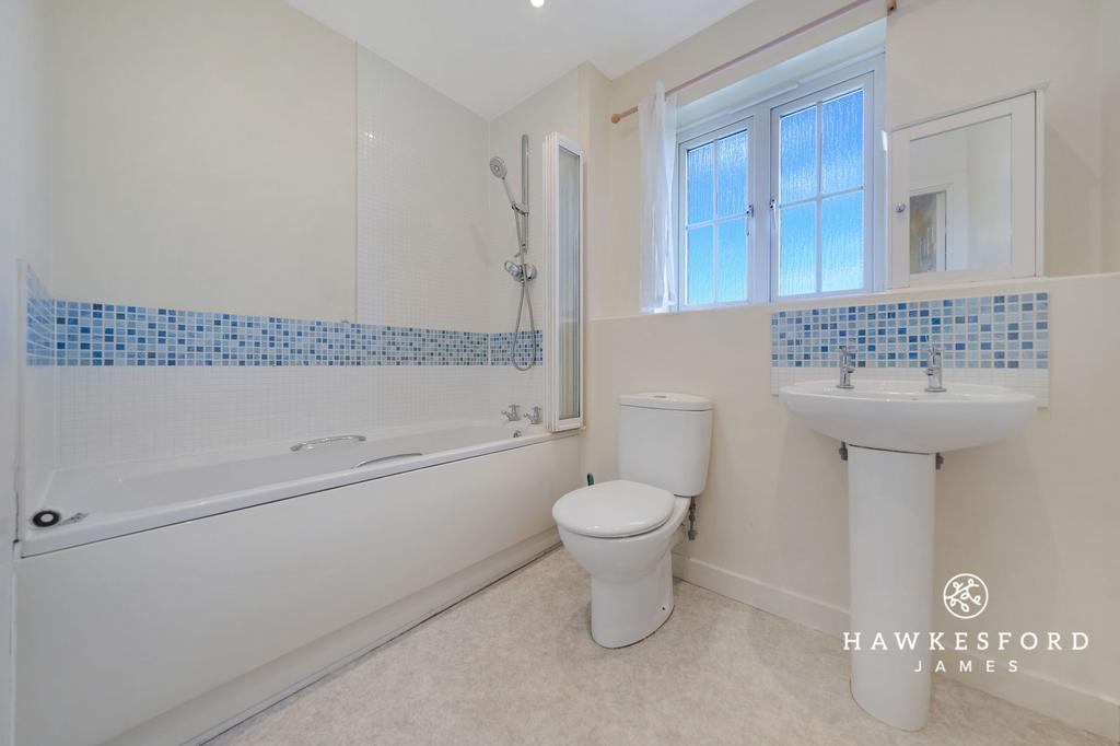 Samuel Drive, Sittingbourne - Bathroom