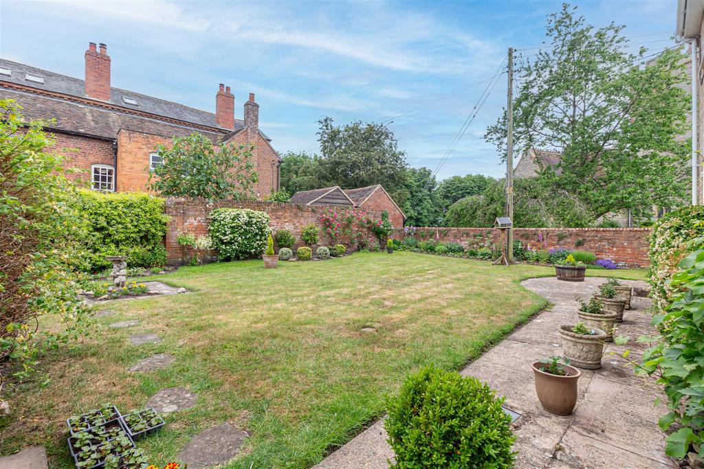 Garden-1.jpg