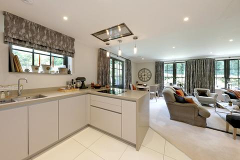 2 bedroom apartment for sale, Glen Island, Taplow, Maidenhead, Buckinghamshire, SL6
