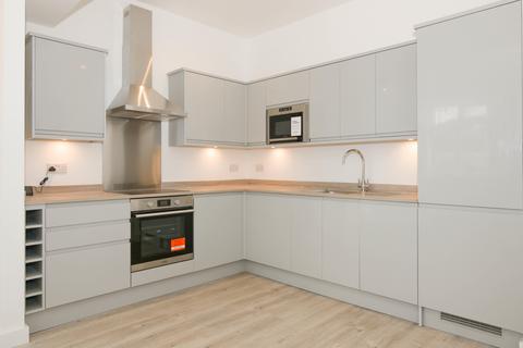 2 bedroom apartment to rent, Second Cross Road, UK