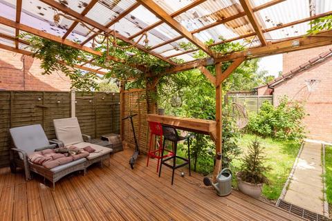 26 Baird Close, Slough, SL1 9HL
