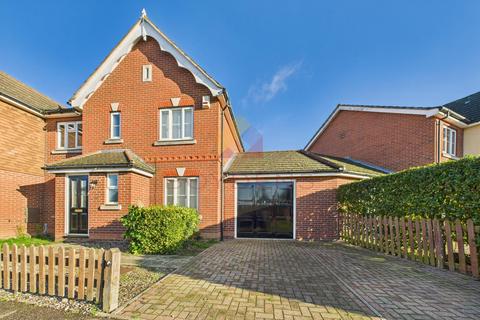 3 bedroom semi-detached house for sale, Titus Way, Colchester CO4