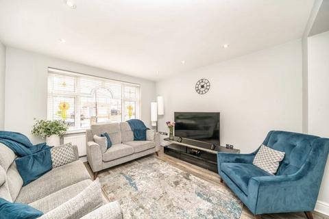 38 Colwyn Avenue, Perivale, Greenford, UB6 8JY