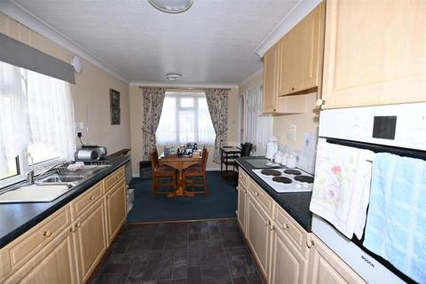 2 bedroom park home for sale, Creek Road, Canvey Island SS8