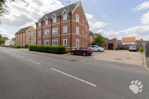 1 bedroom flat for sale, Britten Avenue, Basildon SS14