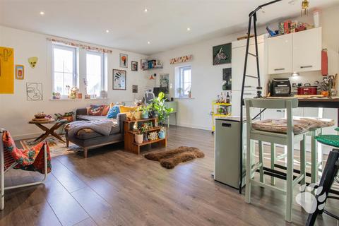 1 bedroom flat for sale, Britten Avenue, Basildon SS14