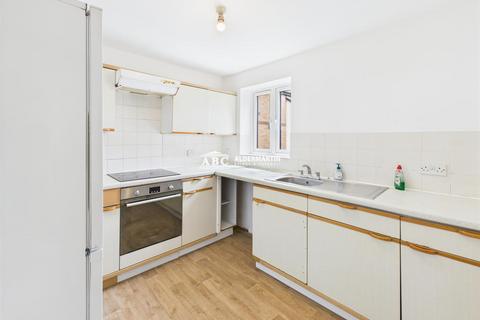 undefined, Magpie Close, London