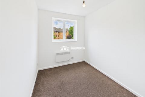 undefined, Magpie Close, London