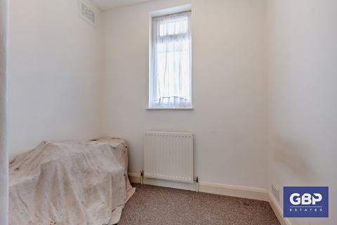 67 Collier Row Road, Romford, RM5 2AU