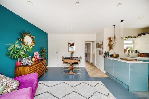 37 Acre Road, Kingston Upon Thames, KT2 6EF