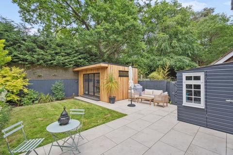 4 Birkett Way, Chalfont St Giles, HP8 4BH