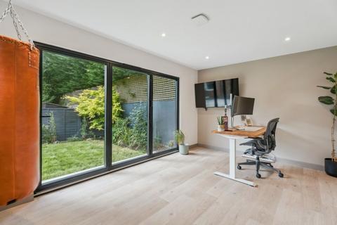 4 Birkett Way, Chalfont St Giles, HP8 4BH