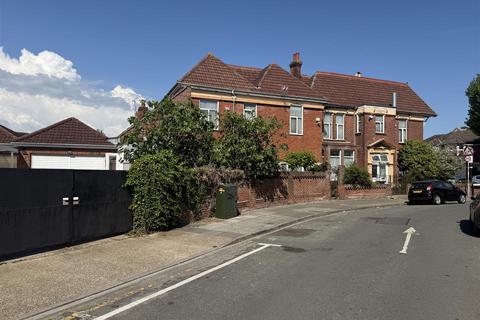 undefined, London Road, Portsmouth