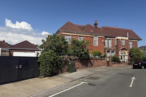 undefined, London Road, Portsmouth